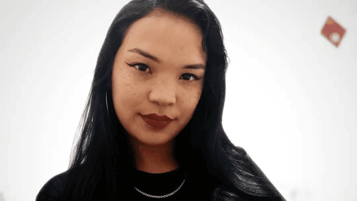 VÍDEO: mulher morre ao cair de ônibus em movimento após janela se soltar
