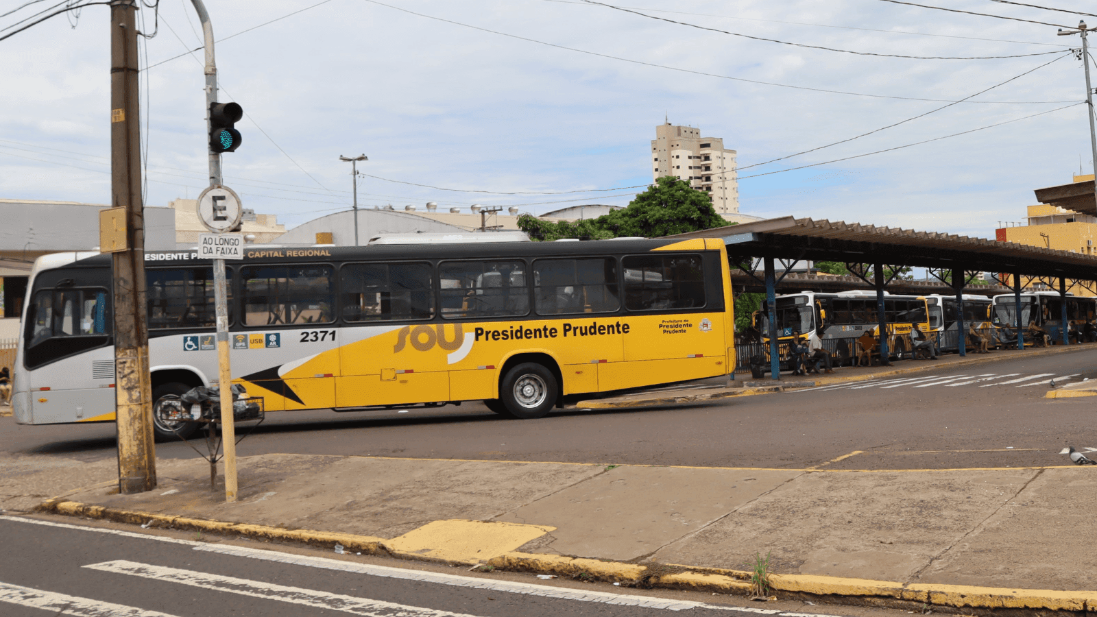 Algumas linhas convencionais deixam de operar e são substituídas