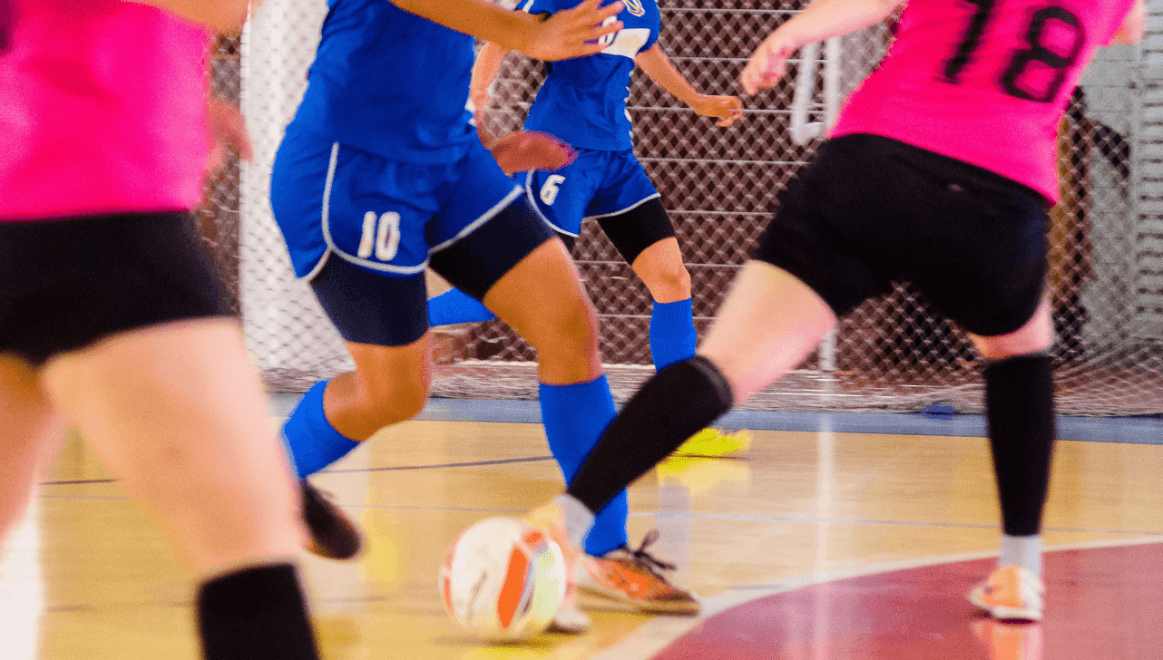 Evento reúne equipes femininas em jogos ao longo do dia
