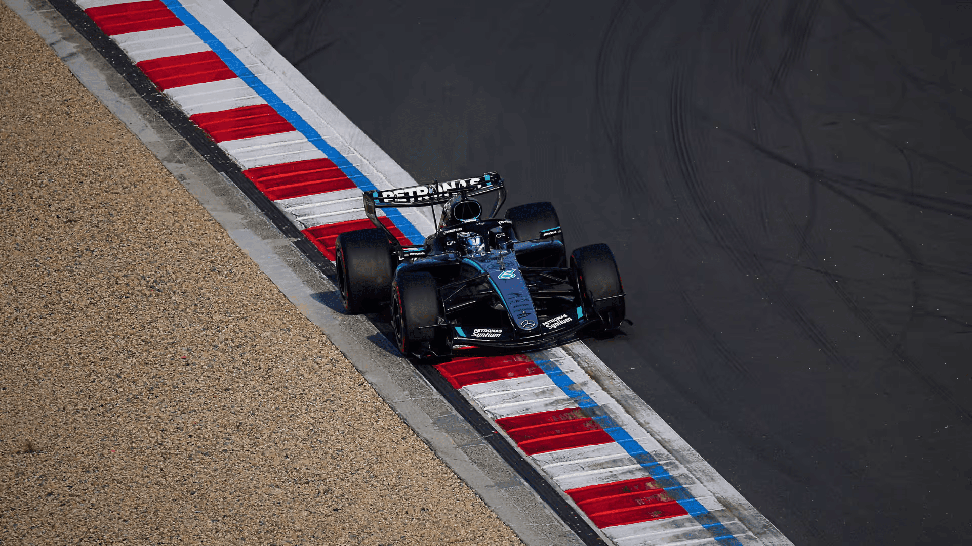 F1: Mercedes impressiona na China e se torna a equipe a ser batida em 2026