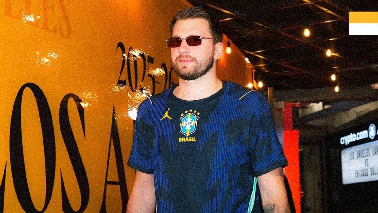 Luka Doncic com a nova camisa da Seleção Brasileira