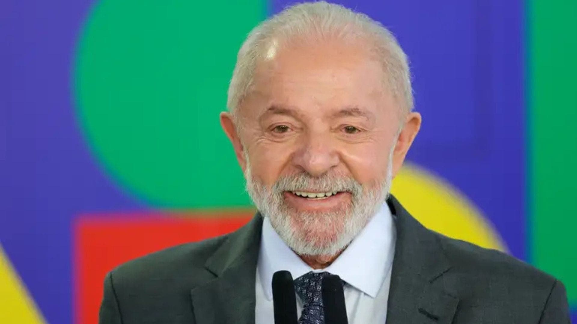 O presidente Luiz Inácio Lula da Silva afirmou nesta sexta-feira (13), no Rio de Janeiro, que não vai permitir a entrada do assessor de Donald Trump, Darrie Beattie