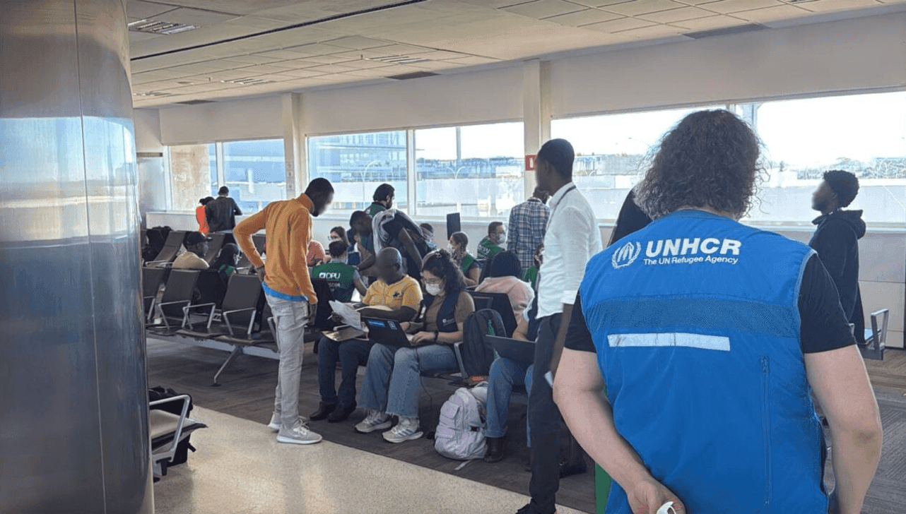 Juíza determina análise de pedidos de permanência; grupo é alvo de investigação por suspeita de contrabando de migrantes