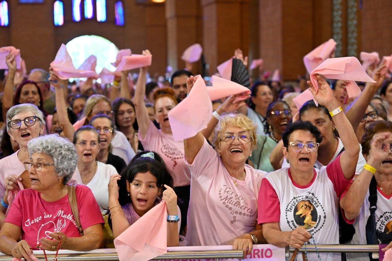 35 mil mulheres: Terço das Mulheres reúne fiéis no Santuário Nacional