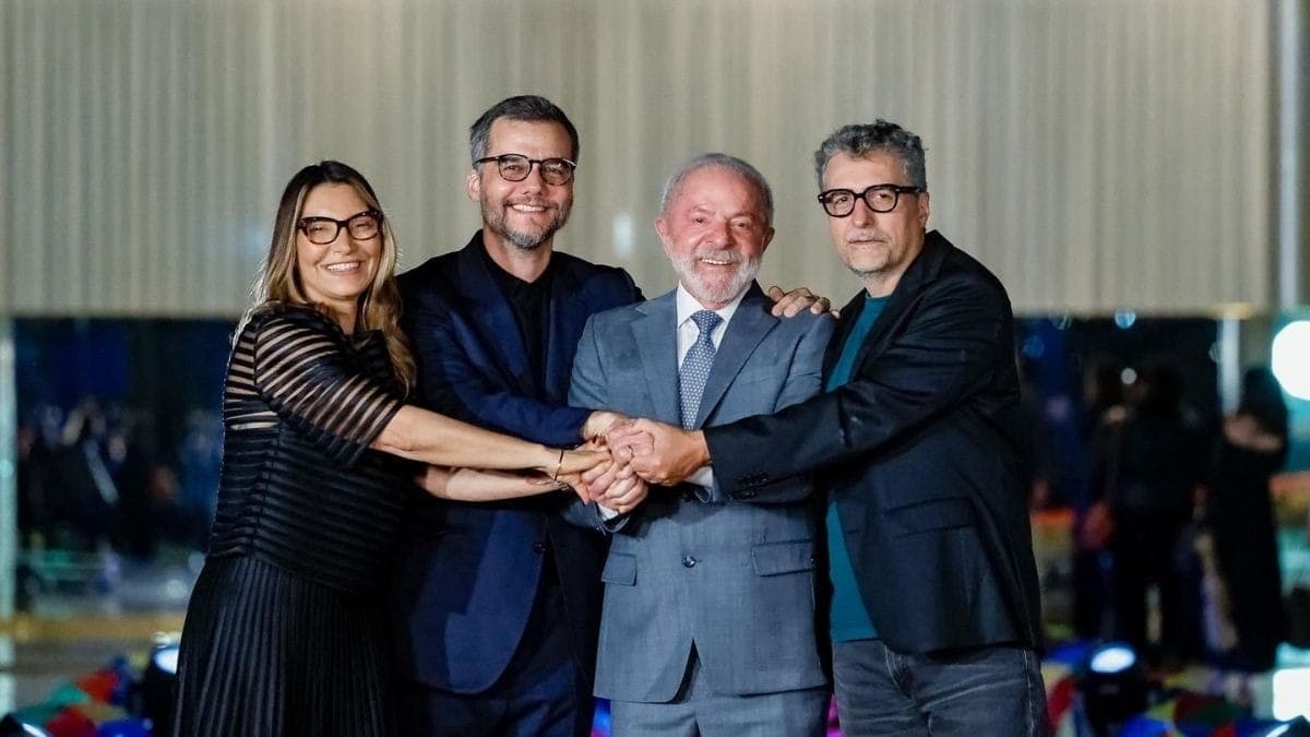 Lula e Janja ao lado de Wagner Moura e Kleber Mendonça Filho