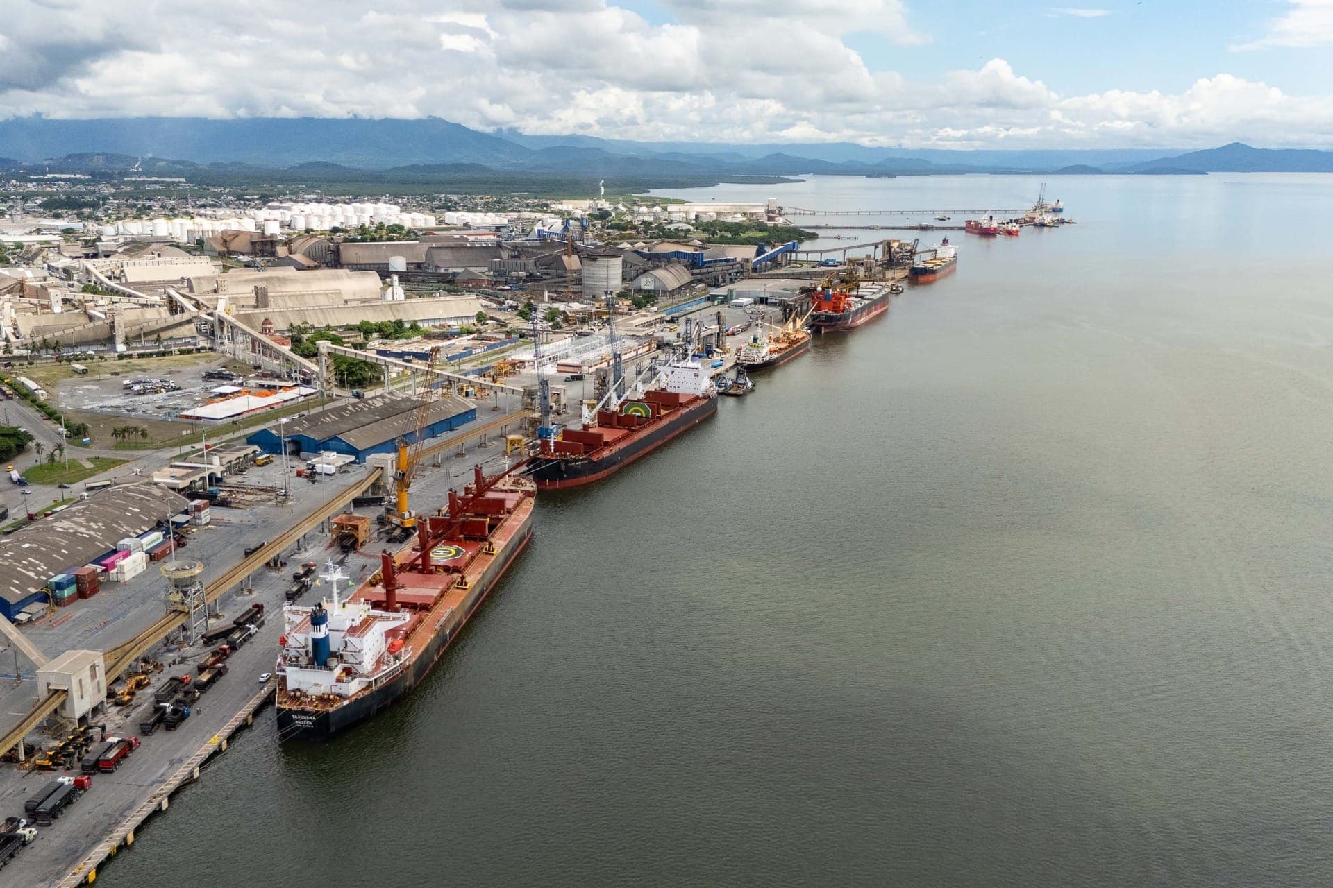 Porto de Paranaguá completa 91 anos como motor econômico do Paraná