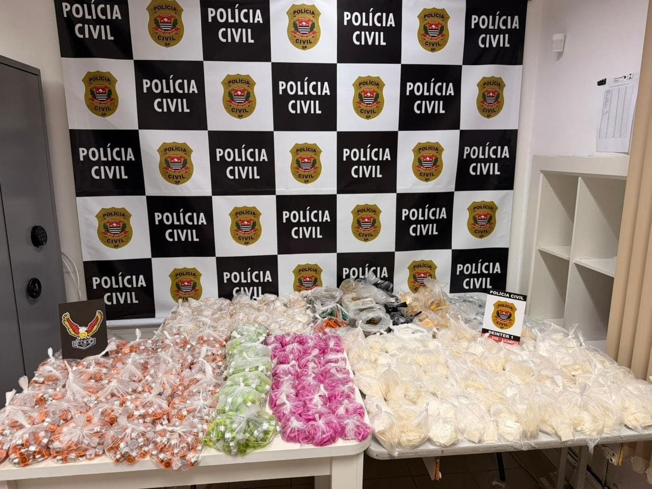 40 quilos de drogas: dupla é presa na Dutra com entorpecentes