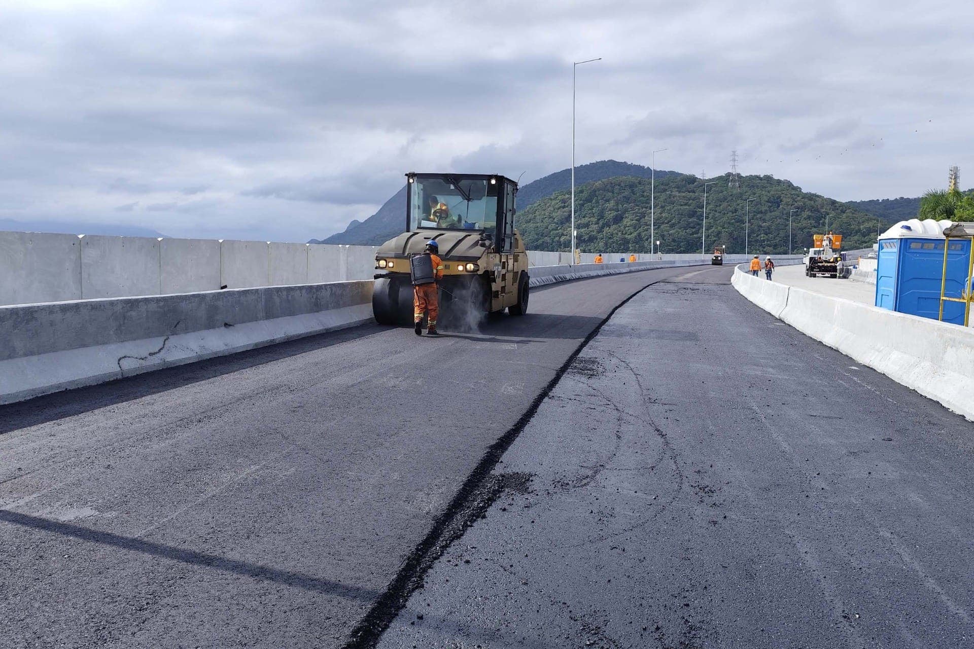 Começam as obras de pavimentação do tabuleiro da Ponte de Guaratuba