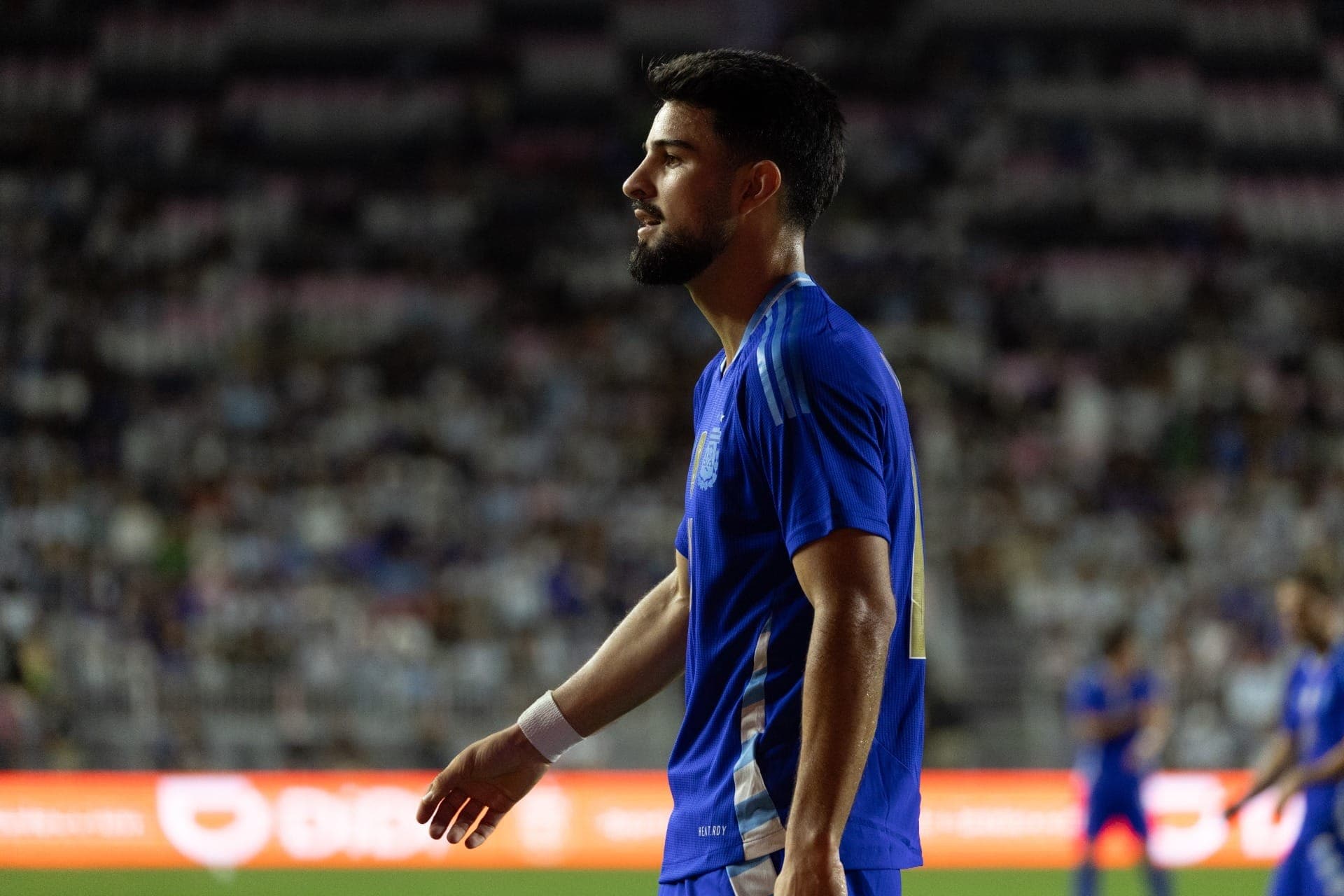 Flaco López em jogo pela Argentina