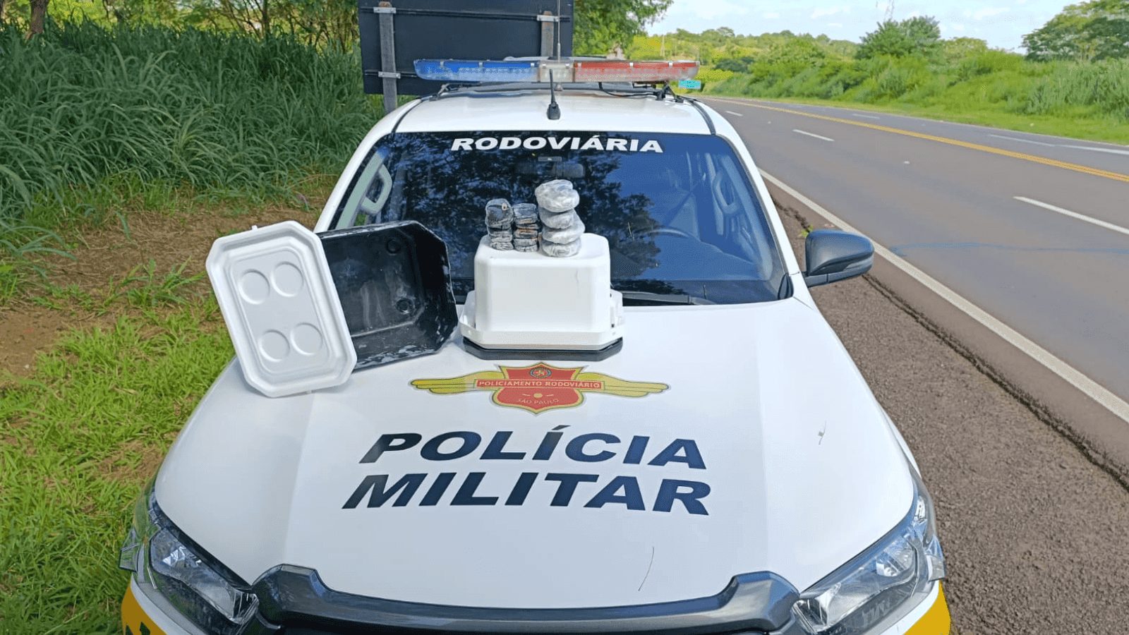 A droga estava escondida em uma mochila do suspeito