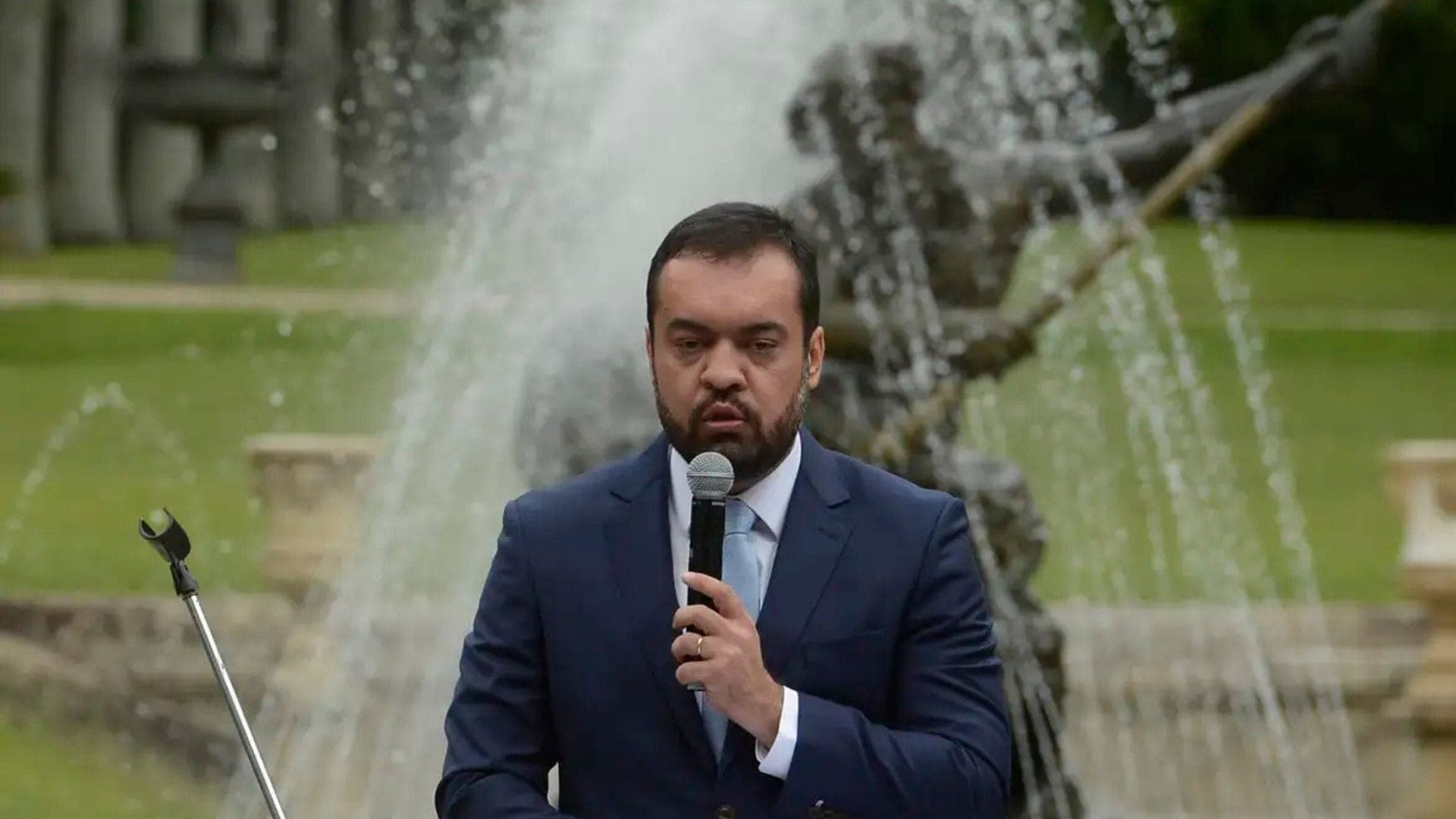 O governador do Rio de Janeiro, Cláudio Castro, vai renunciar ao cargo na próxima segunda-feira (23)