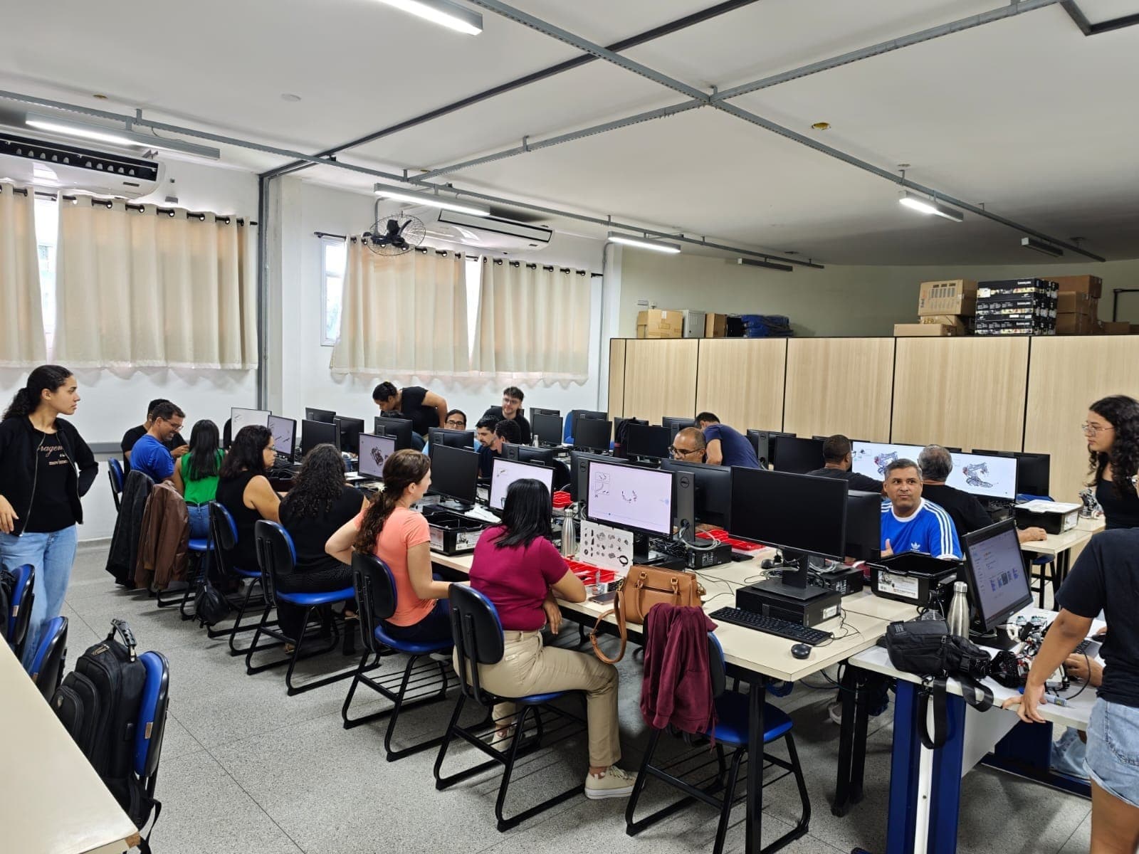 Robótica Educacional transforma aprendizado e prepara alunos para o futuro em Caraguatatuba