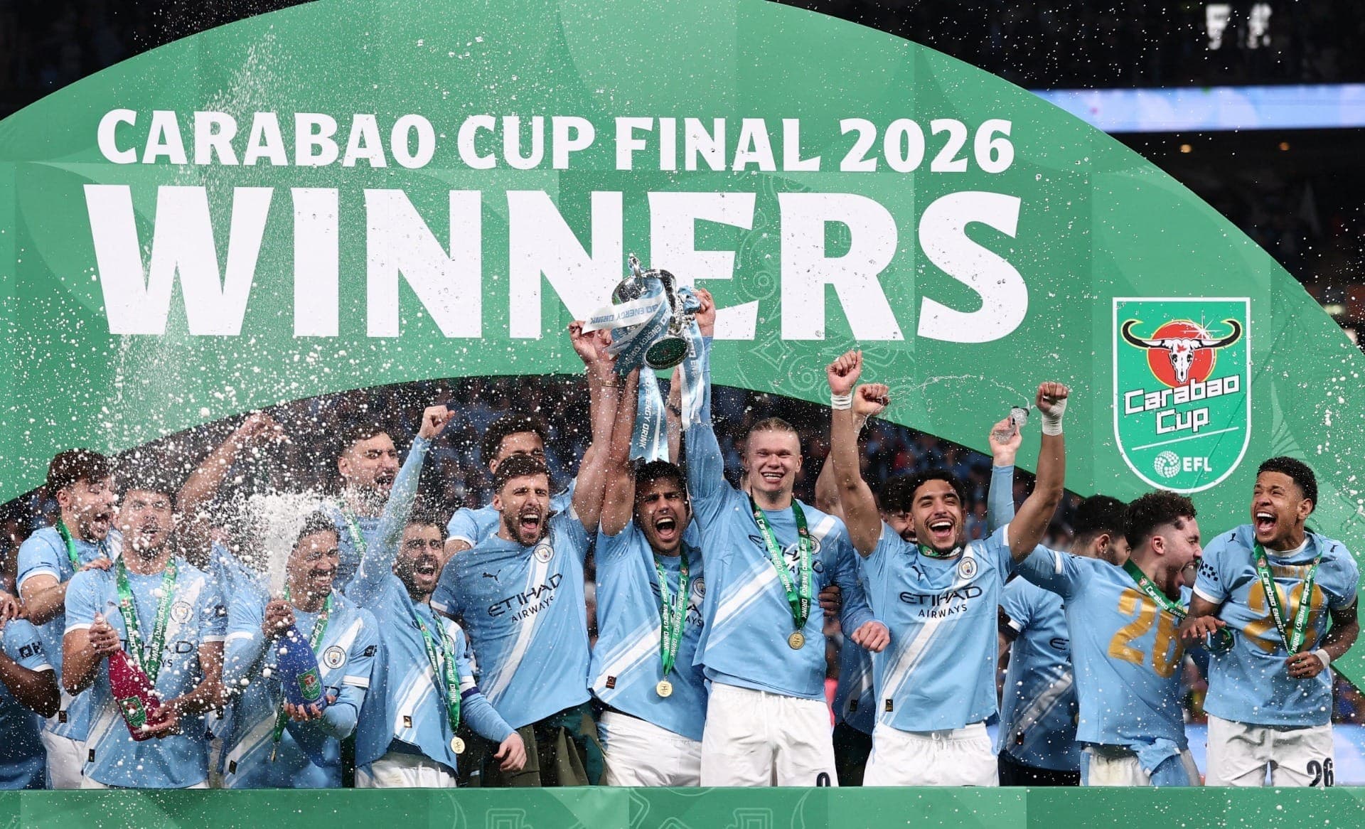 Manchester City vence a Copa da Liga Inglesa em cima do Arsenal