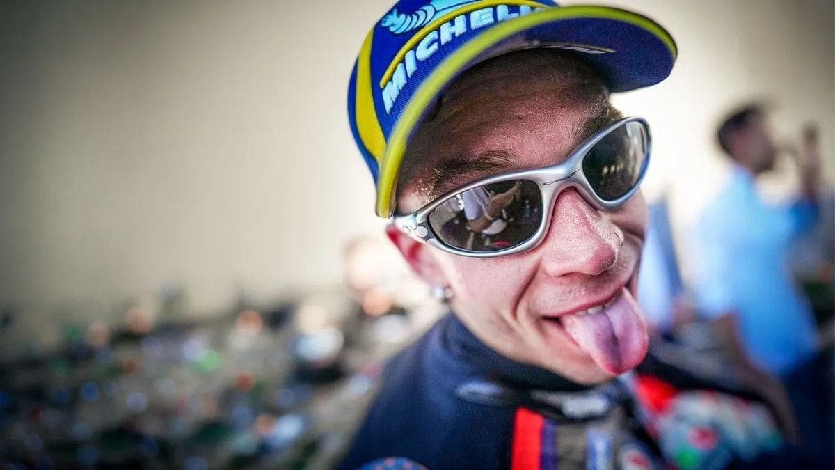 MotoGP: vitória de Bezzechi e dobradinha consagram Aprilia em Goiânia