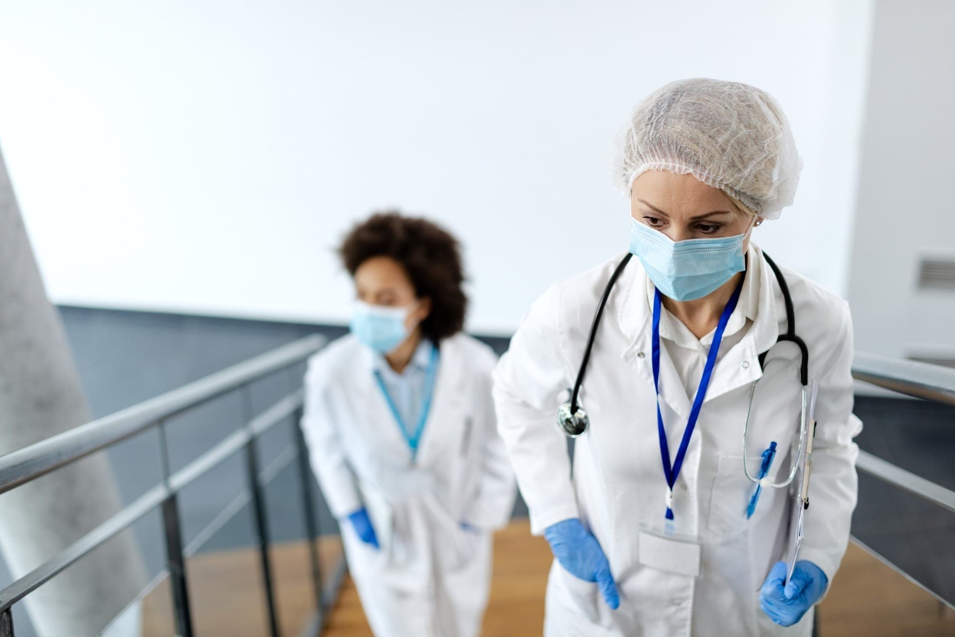 Especialistas reforçam que o médico precisa de segurança técnica para exercer a profissão