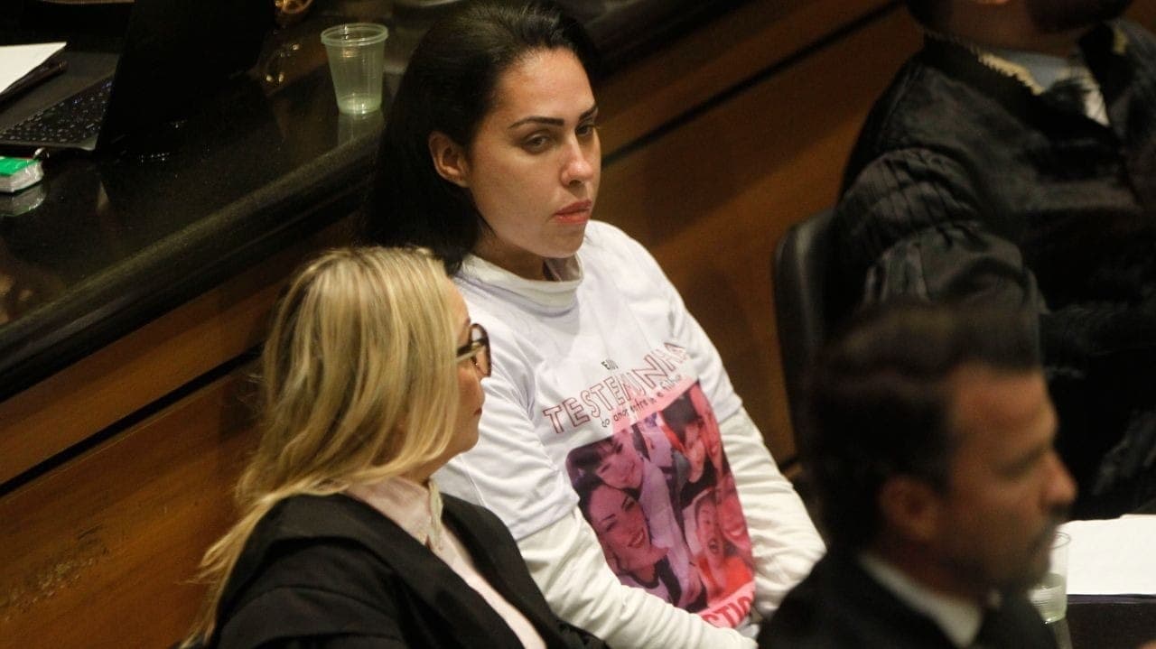 Monique Medeiros, mãe de Henry Borel, durante julgamento do caso