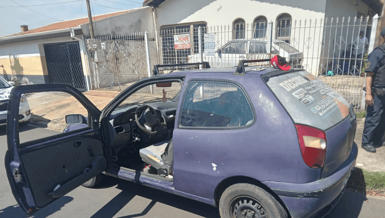 O agressor levou a vítima de carro à UPA após esfaqueá-la
