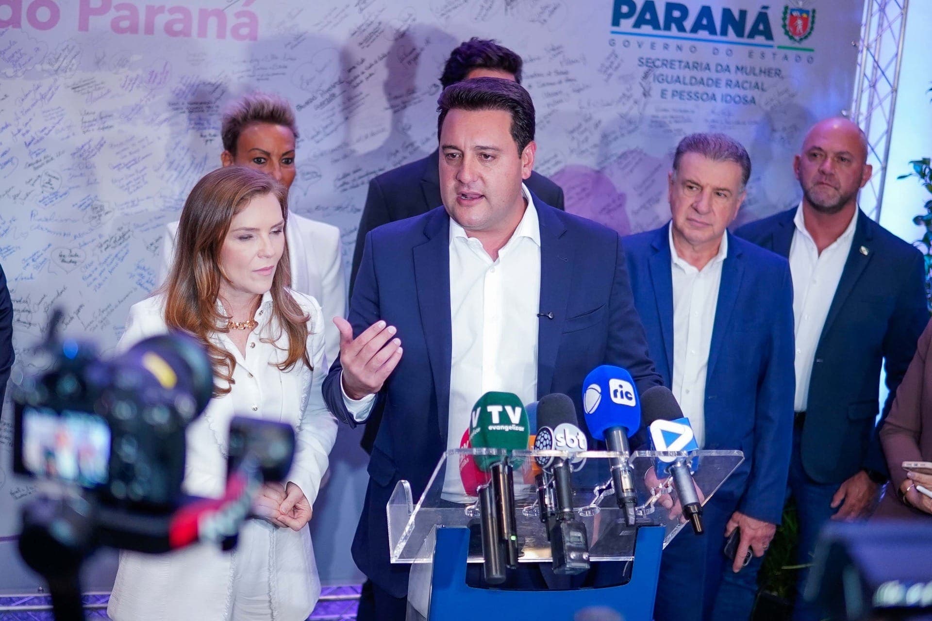 Governador Carlos Massa Ratinho Júnior participou do evento Paraná Unido pelas Mulheres - As Protagonistas, no Teatro Guaíra.