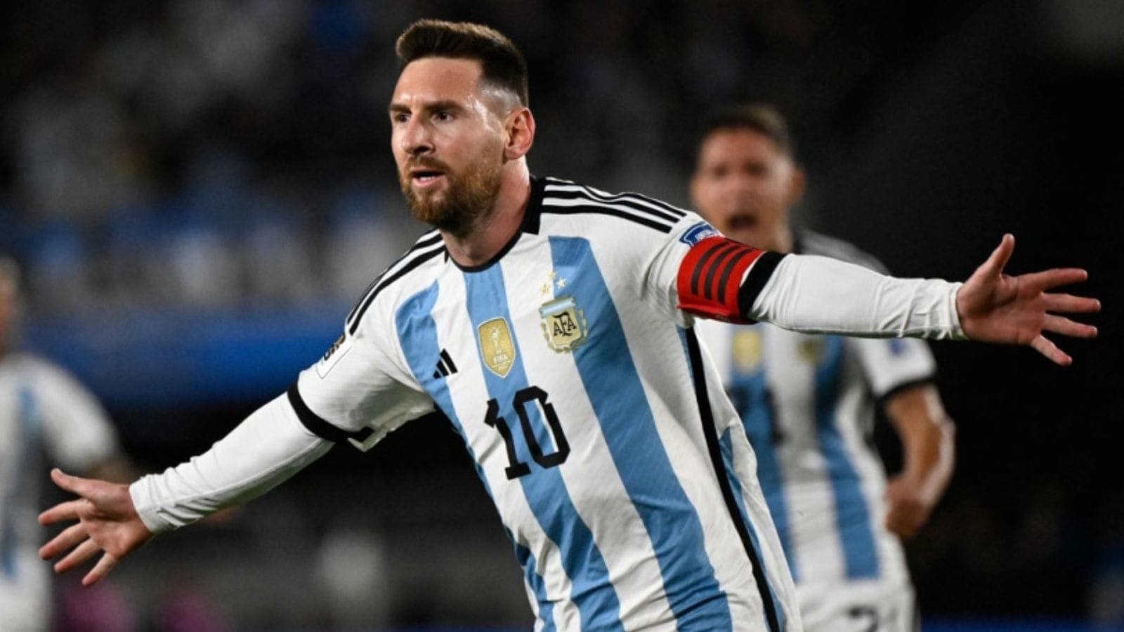 Lionel Messi, camisa 10 e capitão da Argentina