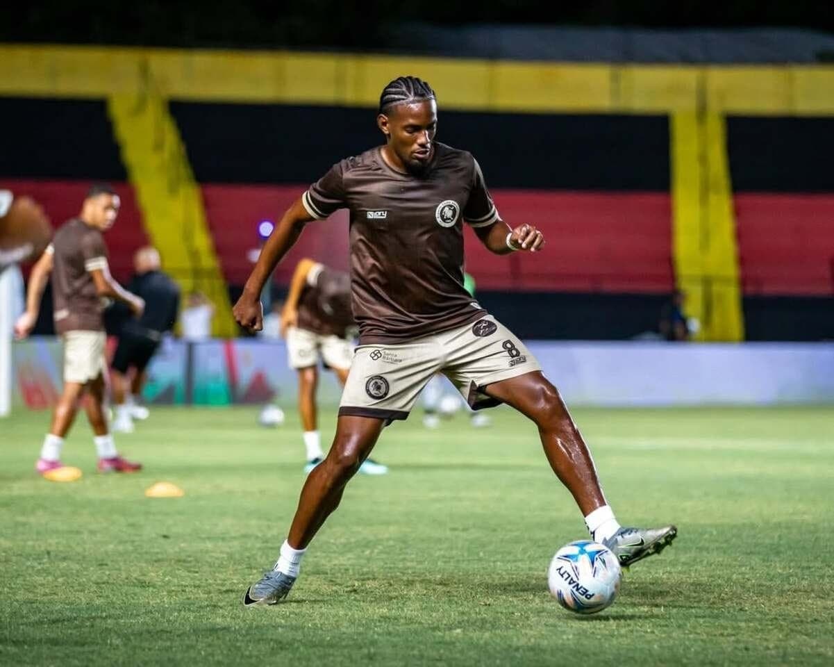 Vinícius Amaral, do Jacuipense, antes do jogo contra o Sport