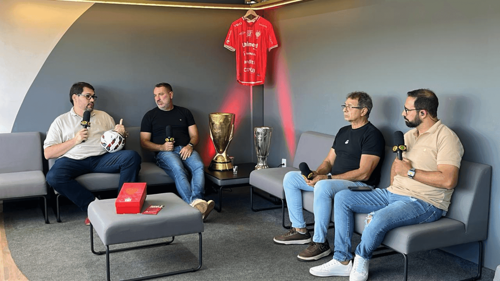 O técnico no Norusca, Guilherme Alves, foi um dos convidados