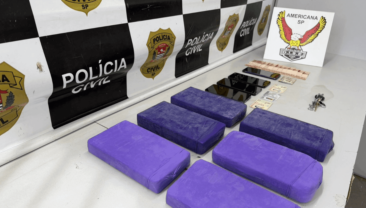 Três bolivianos e o dono de um lava-jato foram presos pela DISE de Americana com seis tijolos de cocaína nesta sexta-feira (27)