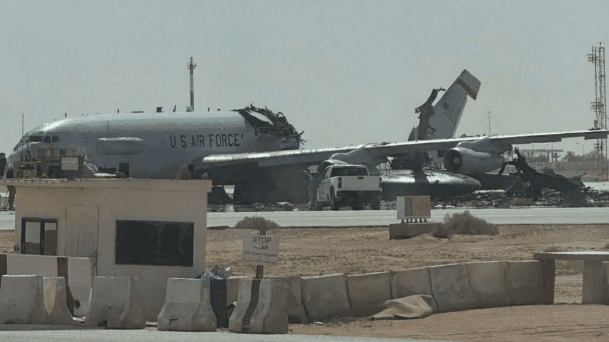 Avião dos EUA danificado em base saudita