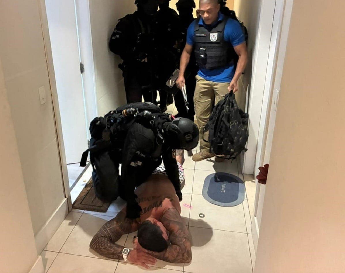 Homem é preso após ameaçar e fazer refém a ex-companheira, em um apartamento na Barra da Tijuca