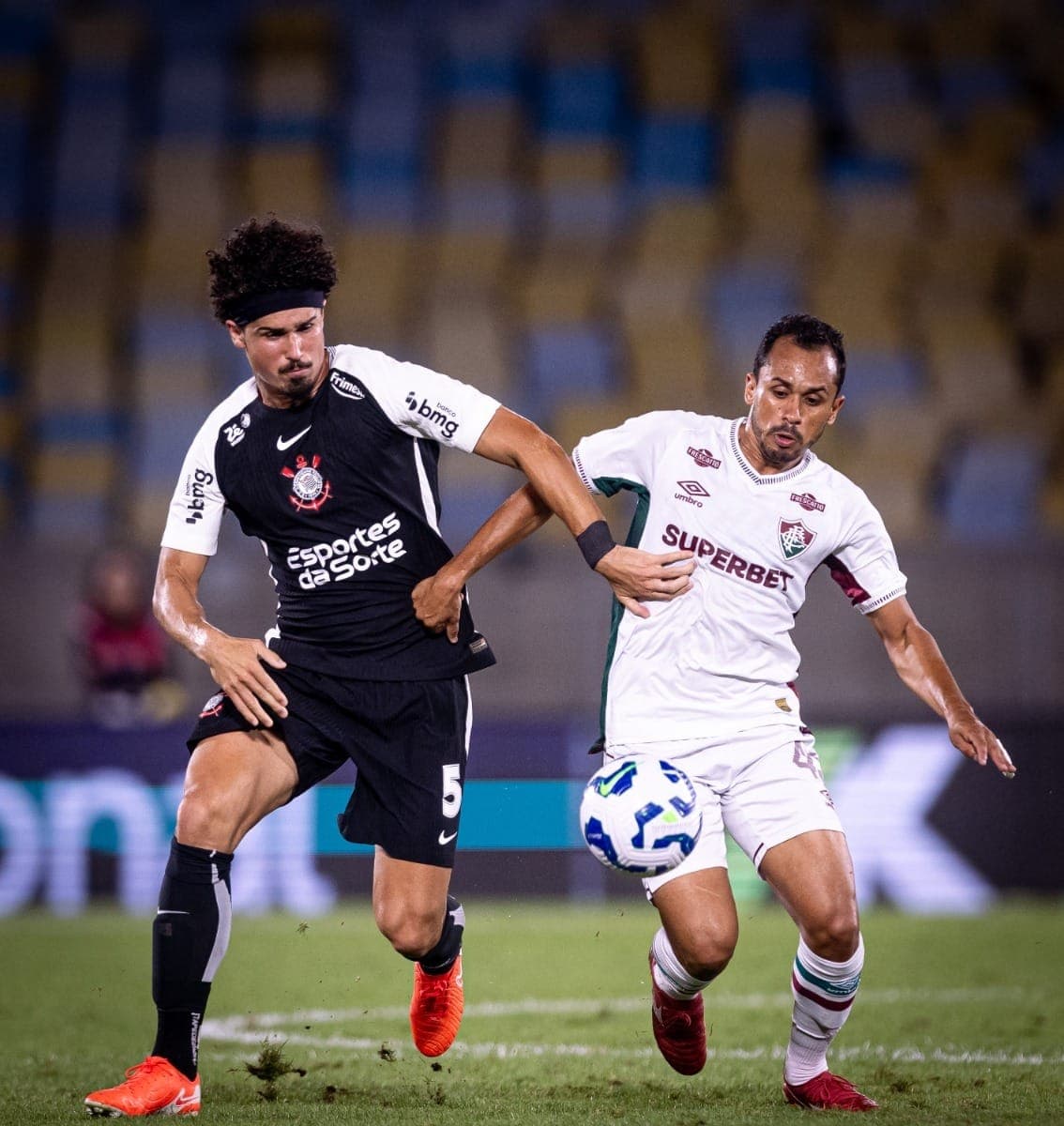Corinthians e Fluminense voltam a se enfrentar pelo Brasileirão