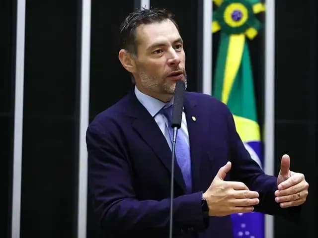 Deputado Fernando Marangoni surge com ferimentos em vídeo após ser denunciado por agressão