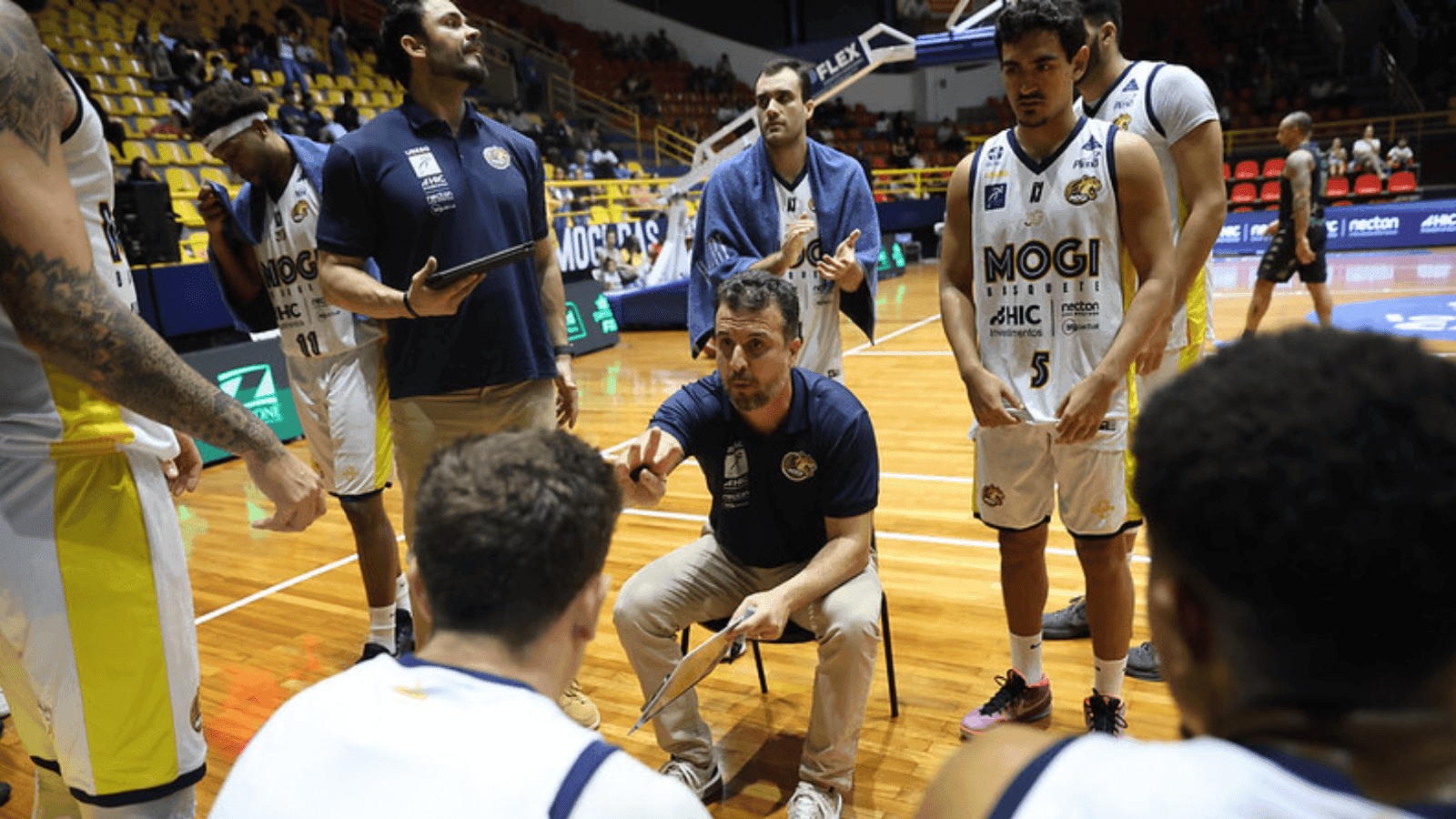 A equipes de Bauru caiu para o oitavo lugar na tabela
