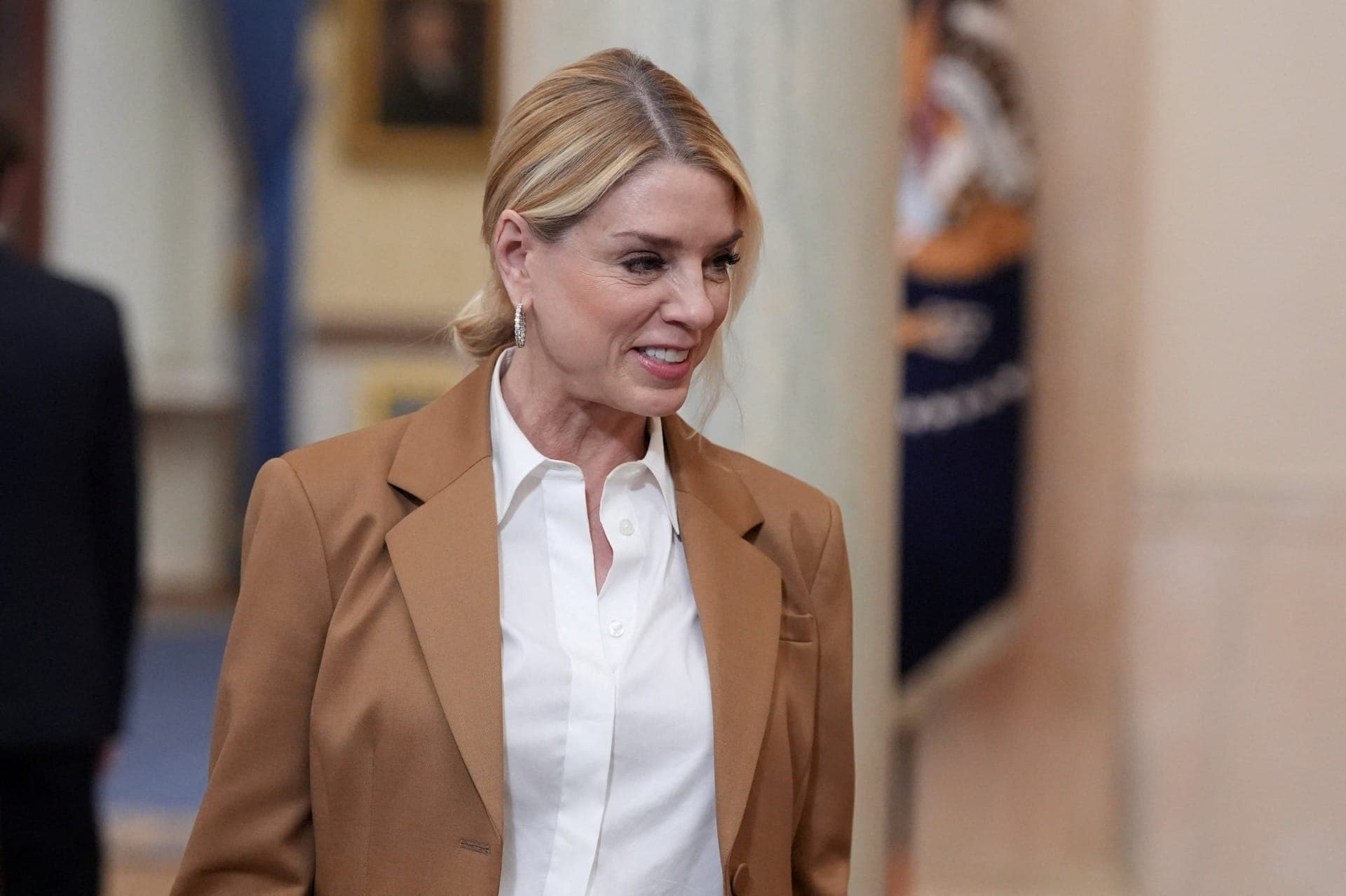 Donald Trump demite procuradora-geral do departamento de Justiça dos EUA