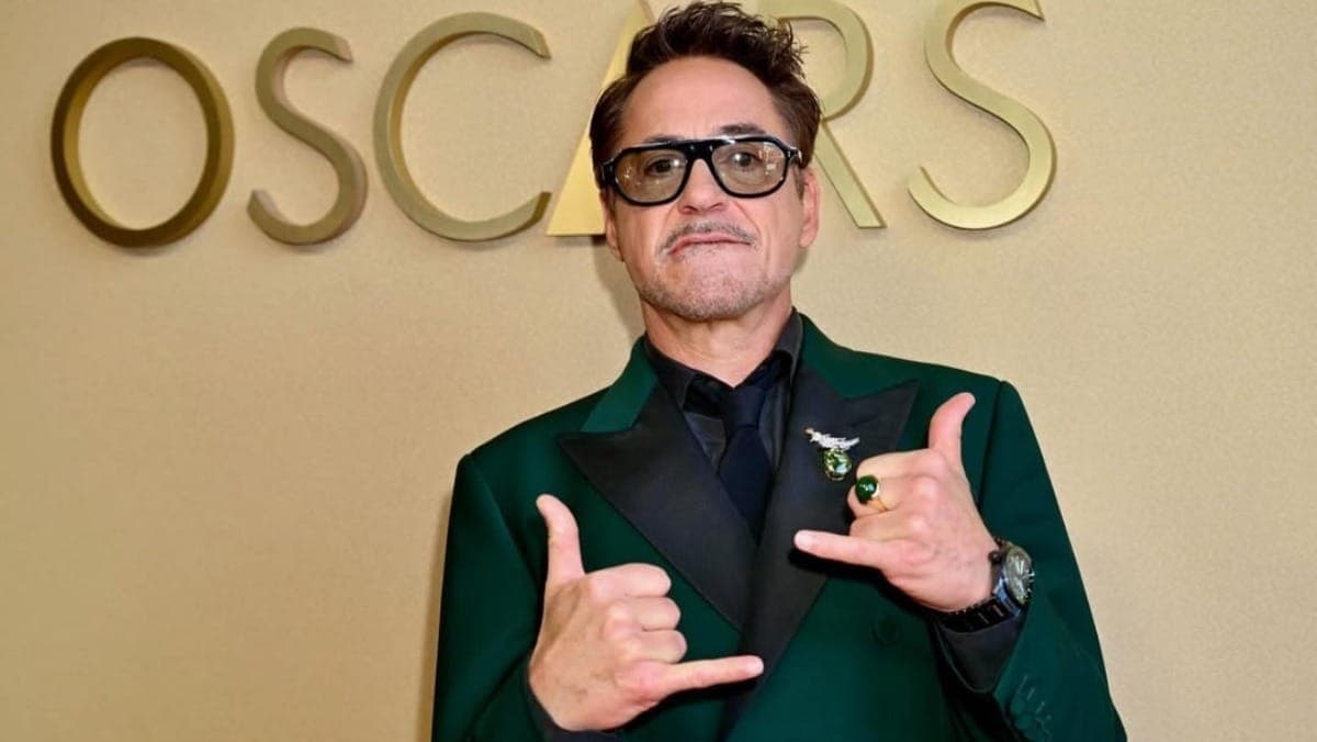 Robert Downey Jr. no tapete vermelho do Oscar 2026
