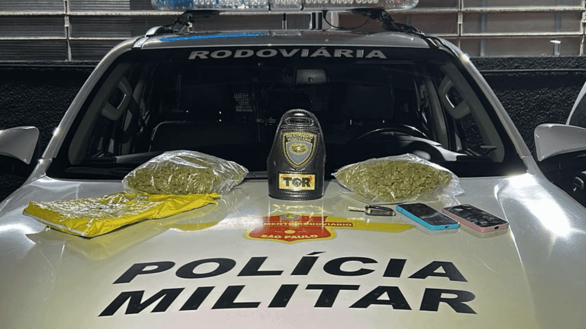 Droga avaliada em R$ 40 mil é apreendida após fuga na Rodovia dos Tamoios