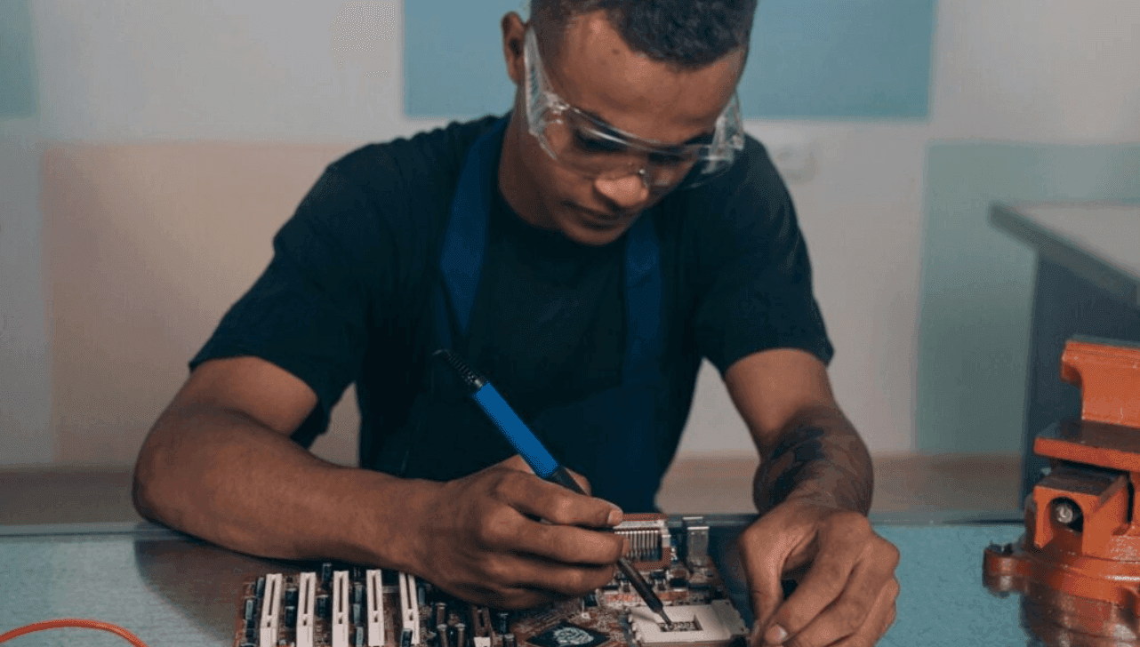 Oportunidades contemplam diversos níveis de escolaridade e incluem cargos sem experiência; saiba como participar da seleção