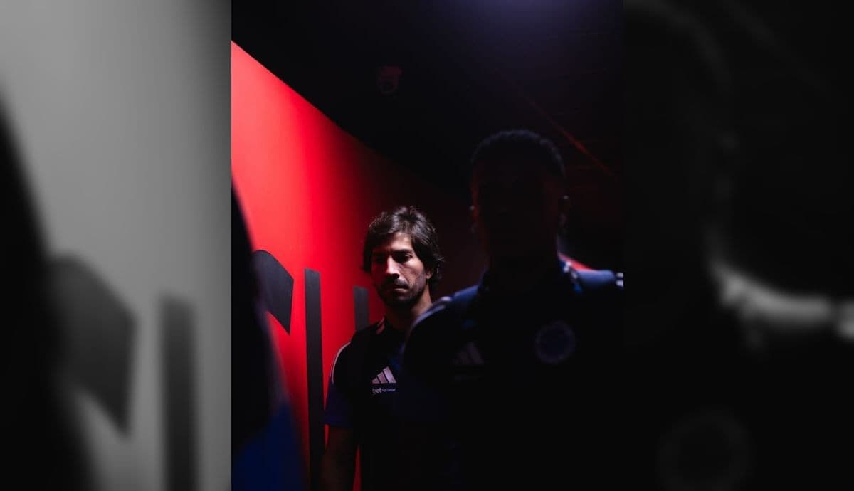 Lucas Silva junto do elenco do Cruzeiro no Morumbi