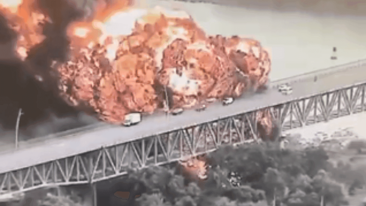 Incêndio em caminhão causa explosão e interdita ponte no Panamá