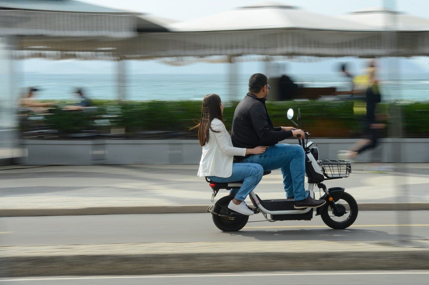 Prefeitura do Rio cria regras para bikes e patinetes elétricos e exige uso de capacete