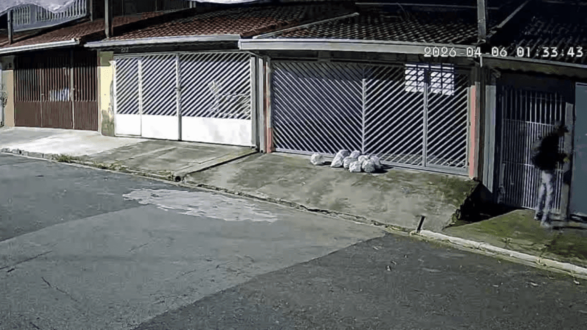 Homem é morto a facadas dentro de casa em São José dos Campos
