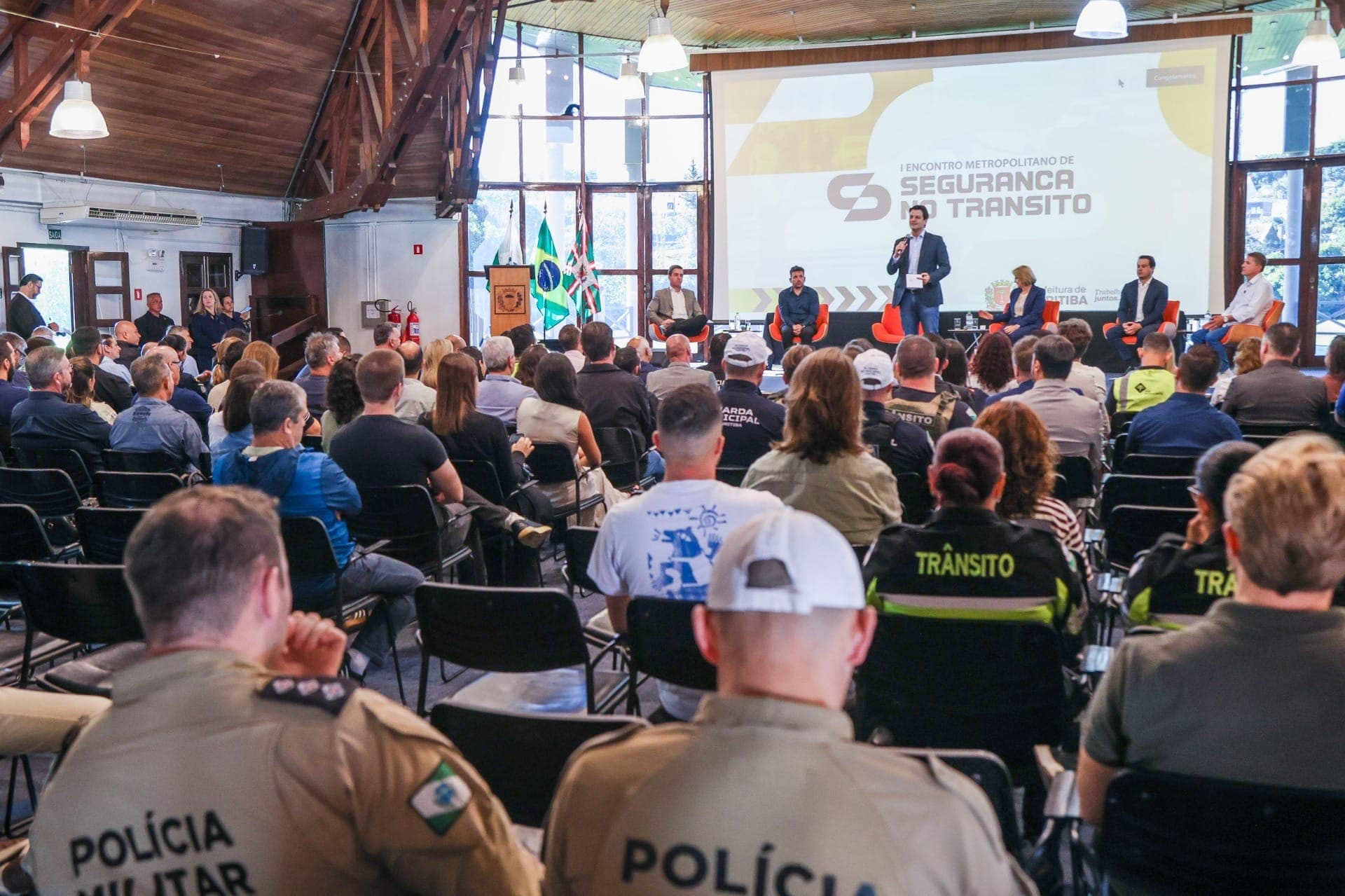 Eduardo Pimentel abre encontro metropolitano para segurança no trânsito