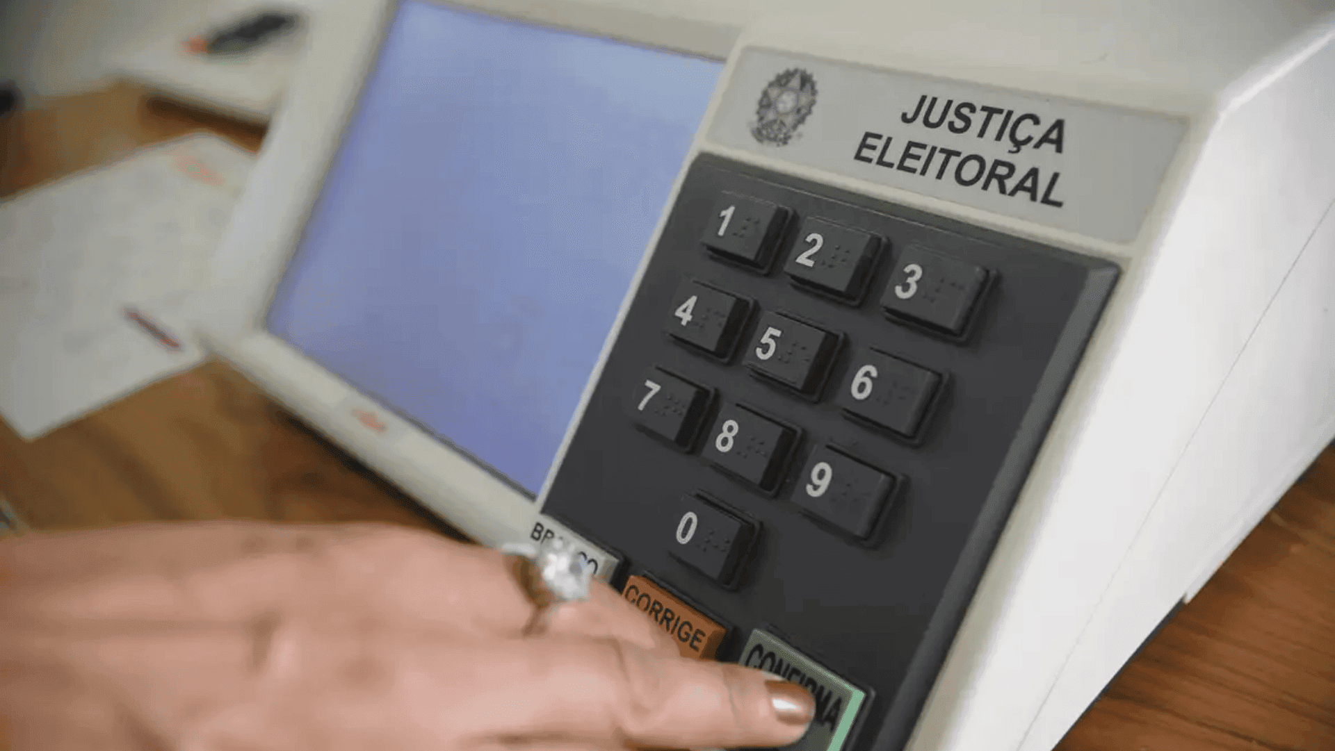 De onde vem o dinheiro que financia as campanhas políticas? Entenda o fundo eleitoral!