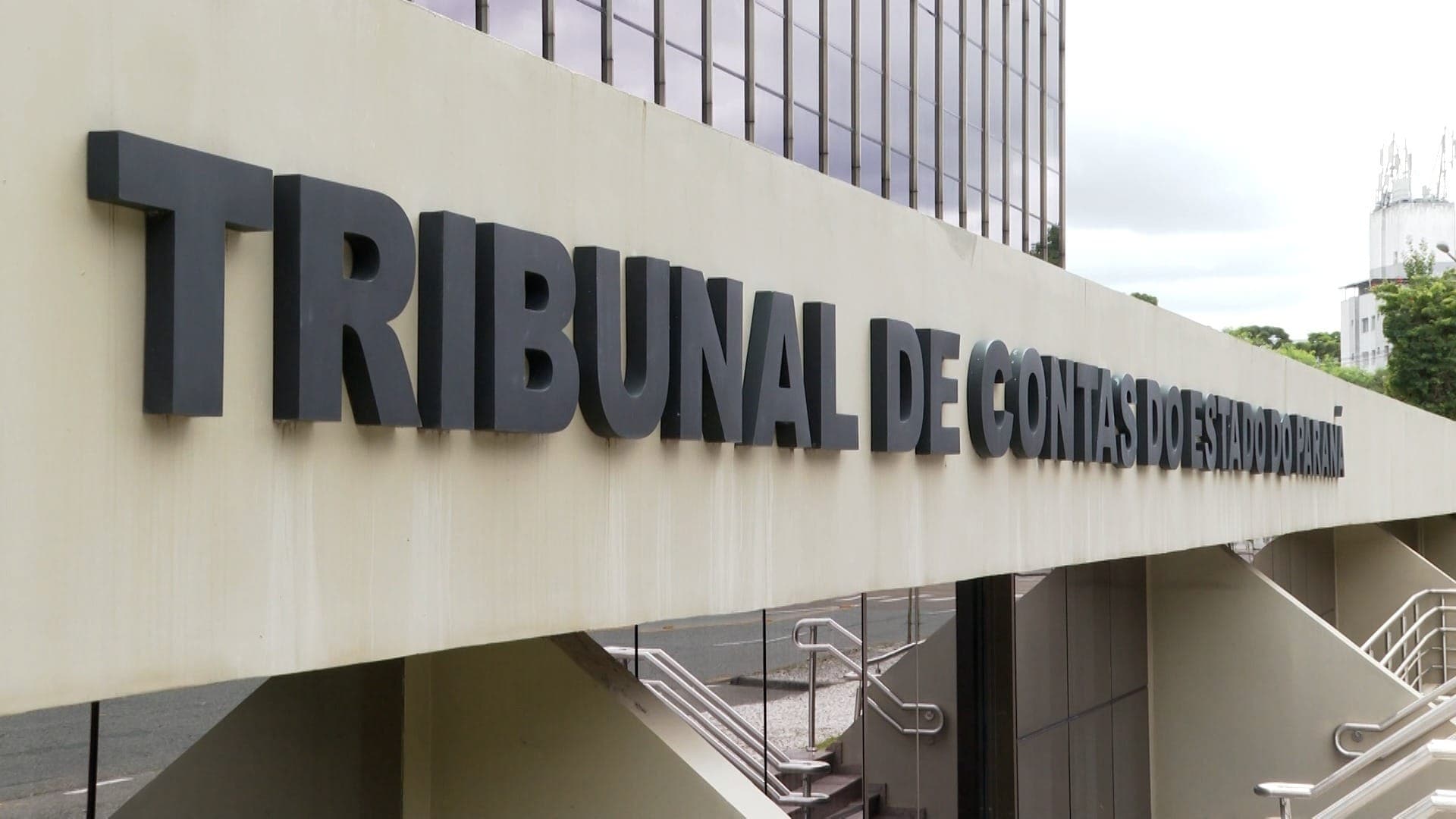 Eleozir da Silva, inspetor do TCE-PR, rebate críticas à nomeação após condenação antiga e diz que seguirá no cargo.