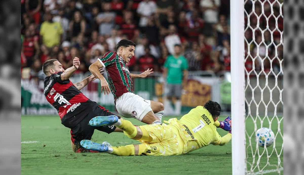 Savarino faz gol para o Fluminense