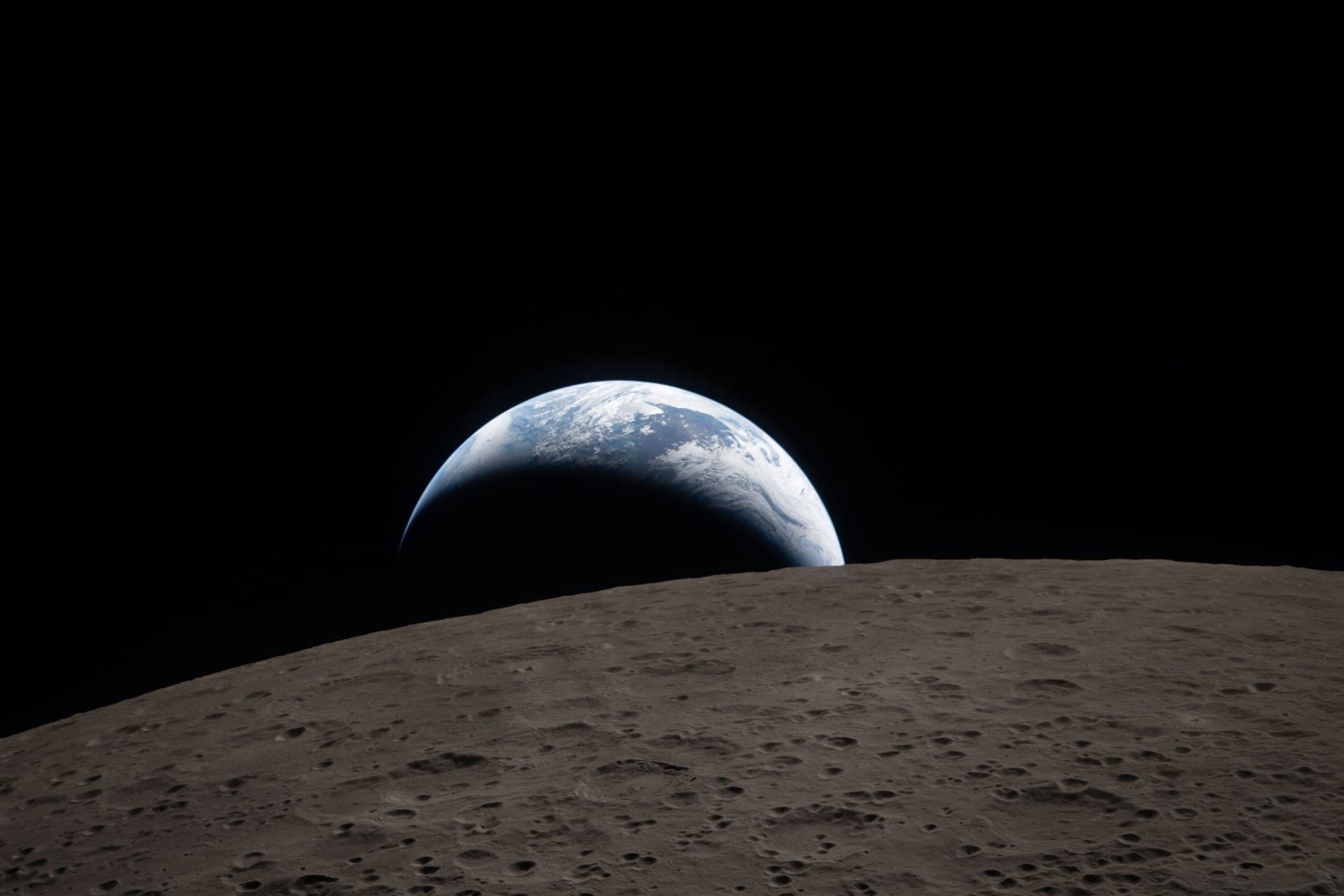 Artemis II: Nasa divulga novas imagens da Lua feitas pelos astronautas