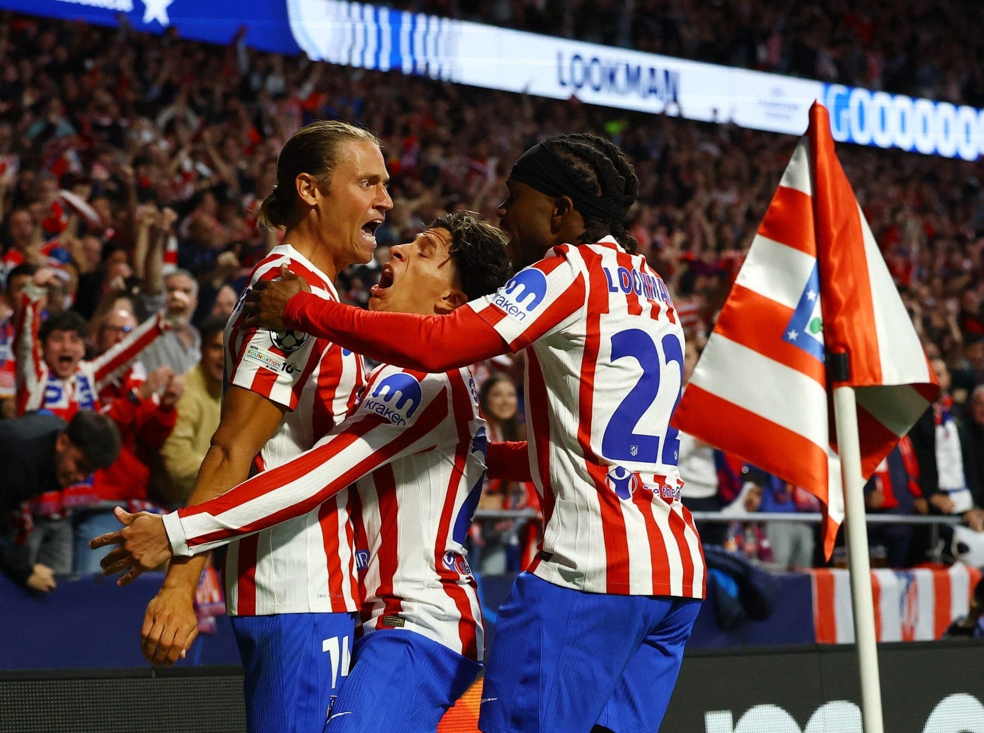 Llorente, Simeone e Lookman comemoram gol do Atlético de Madrid