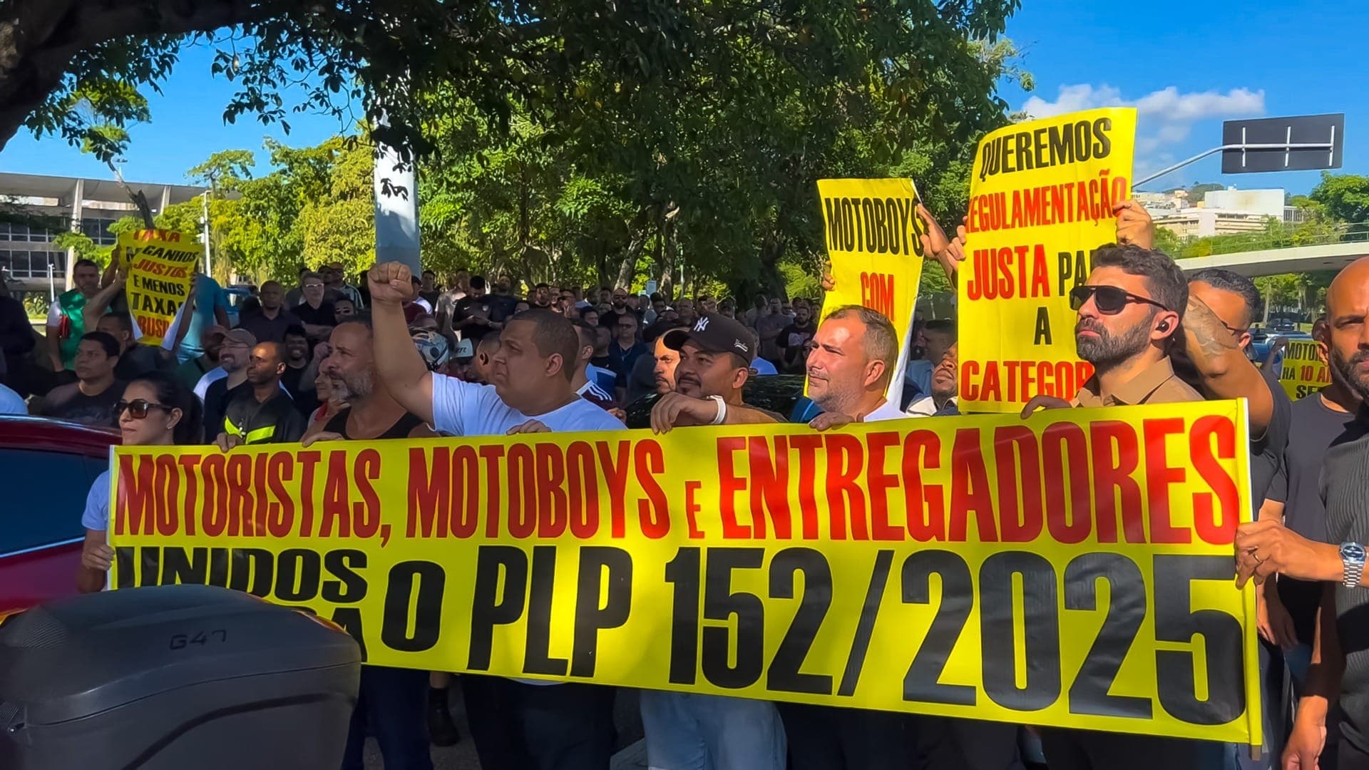 Motoristas e entregadores protestam contra o PL dos Aplicativos