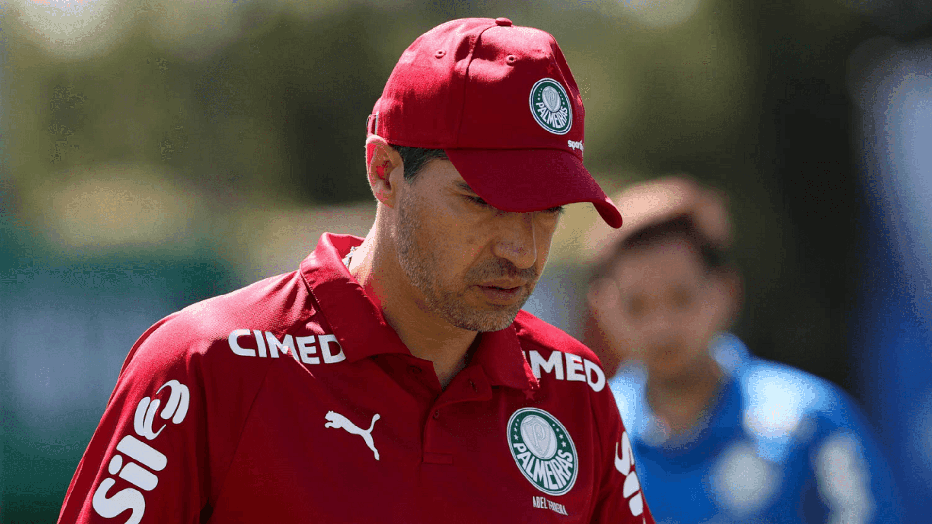 Abel Ferreira segeue suspenso em decisão do STJD