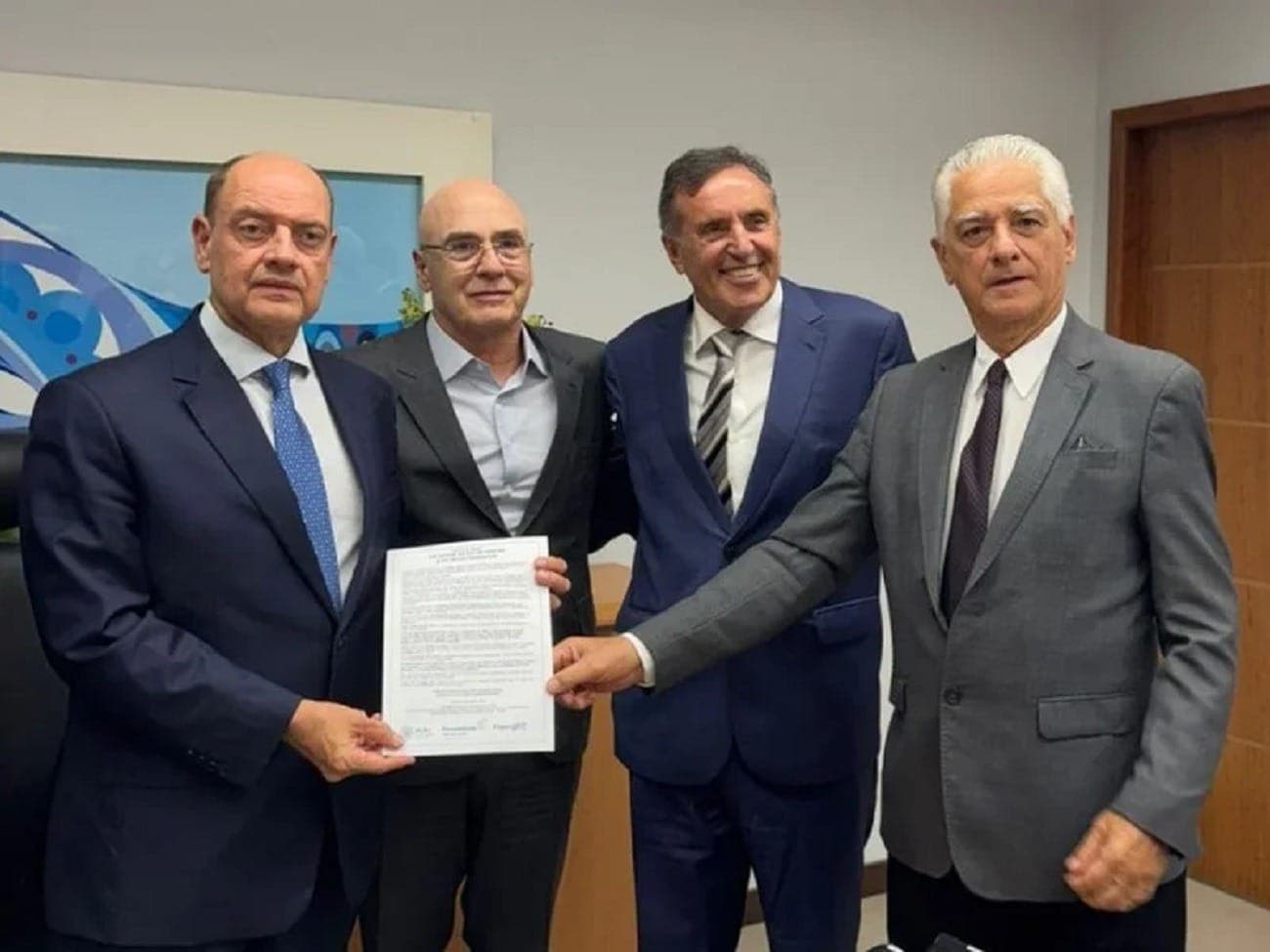 Manifestação assinada de forma conjunta pela Associação Comercial do Rio, Fecomércio e Firjan