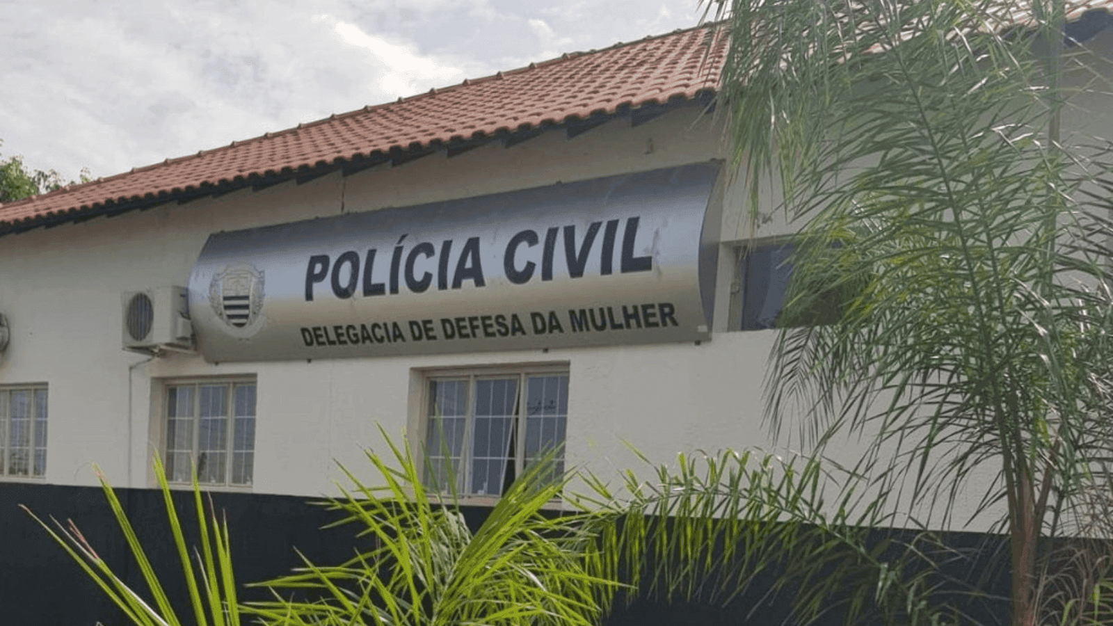 A importunação sexual foi praticada contra uma mulher