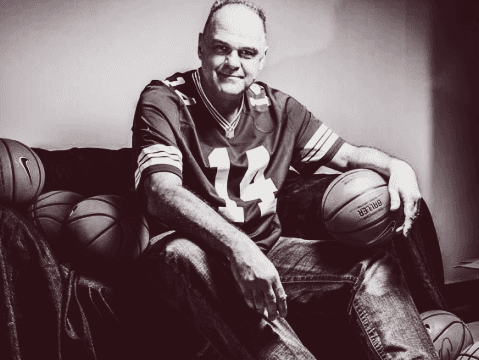 Morre Oscar Schmidt, o maior nome do basquete brasileiro.